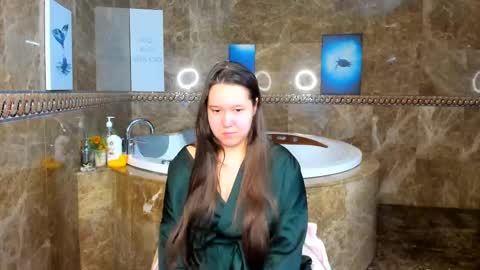 Snapshot of mira_karter chatting on 02/12/25, 01:52 Mira online show from 02/12/25, 01:52