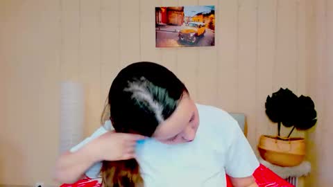 Snapshot of mira_karter chatting on 10/16/25, 05:08 Mira online show from 10/16/25, 05:08