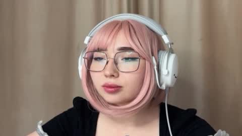 mira_light_ online show from 09/29/25, 03:17