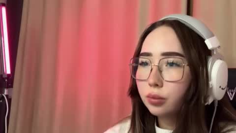 mira_light_ online show from 10/10/25, 03:22