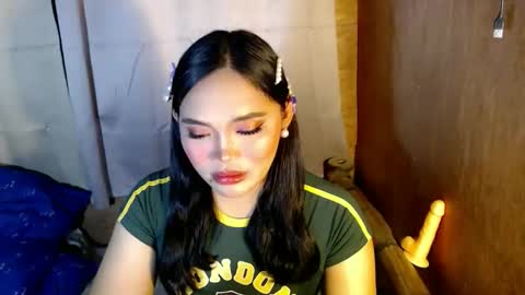 Snapshot of mira_luna222 chatting on 11/26/25, 03:46 Mira Bella online show from 11/26/25, 03:46