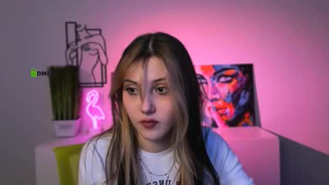 Snapshot of mira_lyn chatting on 11/28/25, 07:05 mira_lyn online show from 11/28/25, 07:05