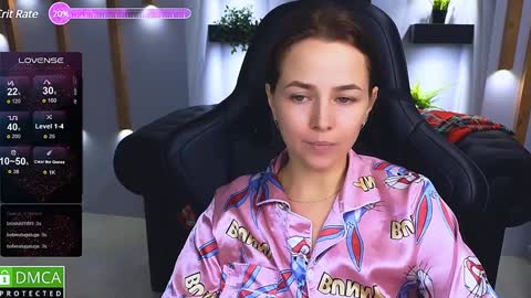 Snapshot of mira_mermayd chatting on 12/16/24, 07:48 Mira online show from 12/16/24, 07:48