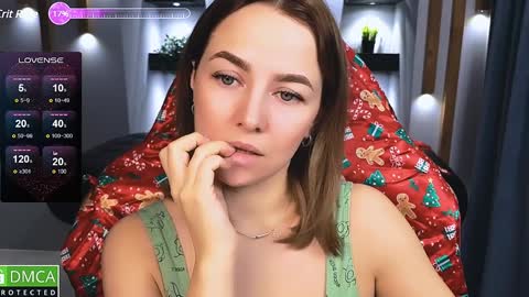 Snapshot of mira_mermayd chatting on 12/19/24, 01:50 Mira online show from 12/19/24, 01:50