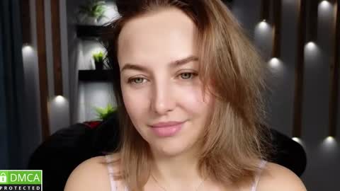 Snapshot of mira_mermayd chatting on 12/22/24, 01:12 Mira online show from 12/22/24, 01:12