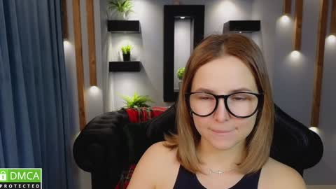 Snapshot of mira_mermayd chatting on 12/28/24, 01:39 Mira online show from 12/28/24, 01:39