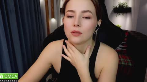 Snapshot of mira_mermayd chatting on 12/28/24, 07:44 Mira online show from 12/28/24, 07:44