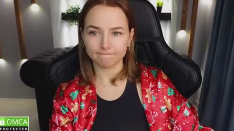 Snapshot of mira_mermayd chatting on 01/15/25, 11:21 Mira online show from 01/15/25, 11:21