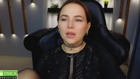 Snapshot of mira_mermayd chatting on 01/17/25, 11:17 Mira online show from 01/17/25, 11:17