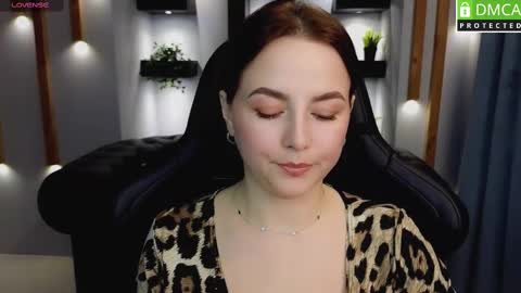 Snapshot of mira_mermayd chatting on 02/20/25, 12:04 Mira online show from 02/20/25, 12:04