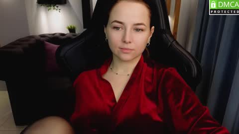 Snapshot of mira_mermayd chatting on 02/21/25, 11:11 Mira online show from 02/21/25, 11:11