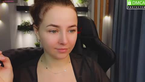 Snapshot of mira_mermayd chatting on 02/22/25, 01:22 Mira online show from 02/22/25, 01:22