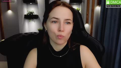 Snapshot of mira_mermayd chatting on 02/28/25, 01:37 Mira online show from 02/28/25, 01:37