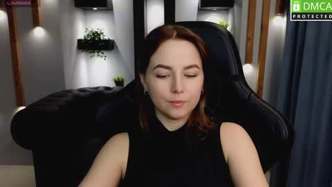 Snapshot of mira_mermayd chatting on 02/28/25, 04:43 Mira online show from 02/28/25, 04:43