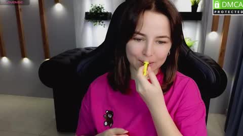 Snapshot of mira_mermayd chatting on 03/05/25, 11:49 Mira online show from 03/05/25, 11:49