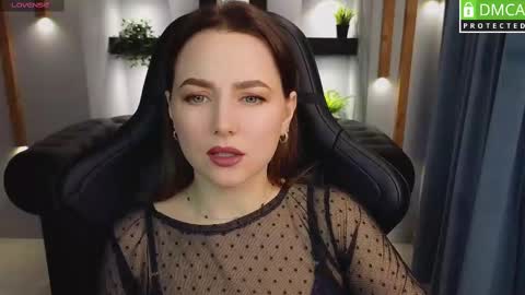 Snapshot of mira_mermayd chatting on 03/07/25, 02:04 Mira online show from 03/07/25, 02:04