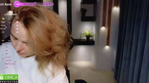 Snapshot of mira_mermayd chatting on 09/19/25, 08:05 Mira online show from 09/19/25, 08:05