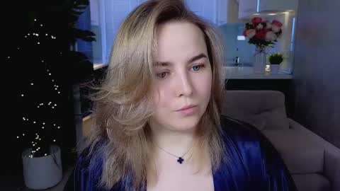 Snapshot of mira_mermayd chatting on 03/06/26, 01:35 Mira online show from 03/06/26, 01:35