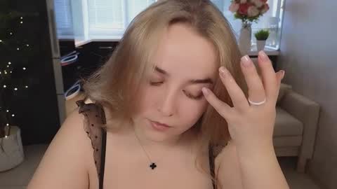 Snapshot of mira_mermayd chatting on 03/13/26, 08:32 Mira online show from 03/13/26, 08:32