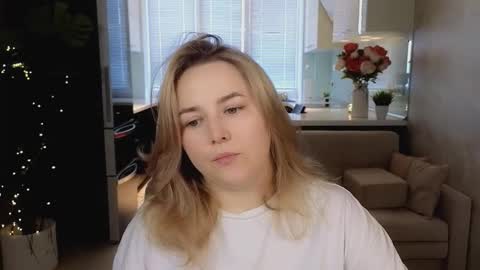 Snapshot of mira_mermayd chatting on 03/18/26, 08:17 Mira online show from 03/18/26, 08:17