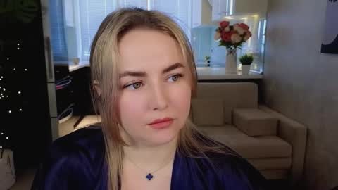 Snapshot of mira_mermayd chatting on 03/26/26, 02:06 Mira online show from 03/26/26, 02:06