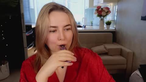 Snapshot of mira_mermayd chatting on 03/27/26, 02:06 Mira online show from 03/27/26, 02:06