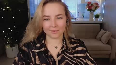 Snapshot of mira_mermayd chatting on 03/28/26, 01:49 Mira online show from 03/28/26, 01:49