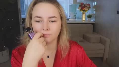 Snapshot of mira_mermayd chatting on 04/10/26, 01:33 Mira online show from 04/10/26, 01:33