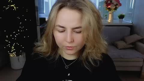 Snapshot of mira_mermayd chatting on 04/15/26, 08:10 Mira online show from 04/15/26, 08:10