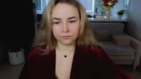 Snapshot of mira_mermayd chatting on 04/24/26, 02:14 Mira online show from 04/24/26, 02:14