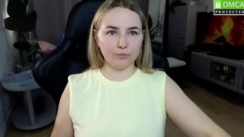 Snapshot of mira_mermayd chatting on 04/26/26, 01:47 Mira online show from 04/26/26, 01:47