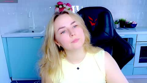 Snapshot of mira_mermayd chatting on 05/03/26, 01:33 Mira online show from 05/03/26, 01:33
