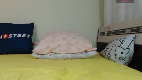 Snapshot of mira_one_ chatting on 12/05/24, 02:11 mira_one_ online show from 12/05/24, 02:11