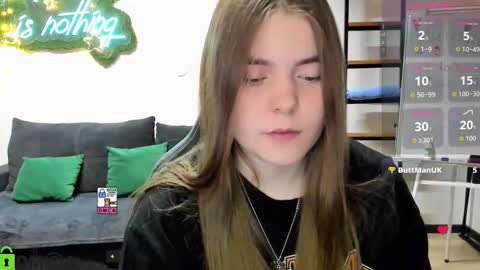 Snapshot of miraa_bloom chatting on 12/14/25, 02:33 miraa_bloom online show from 12/14/25, 02:33