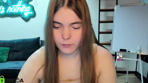 Snapshot of miraa_bloom chatting on 01/06/26, 02:54 miraa_bloom online show from 01/06/26, 02:54