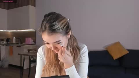 Snapshot of miraann chatting on 02/21/25, 03:12 Mirana online show from 02/21/25, 03:12