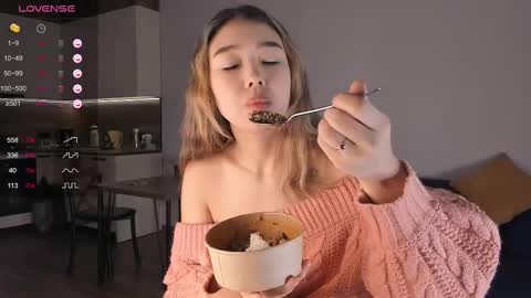 Snapshot of miraann chatting on 02/23/25, 03:24 Mirana online show from 02/23/25, 03:24