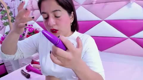 mirabella_miller online show from 10/25/25, 12:02