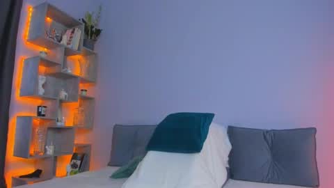Snapshot of mirabrunette chatting on 05/12/26, 02:30 Mira follow my fansly online show from 05/12/26, 02:30