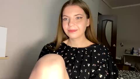 Snapshot of mirabunnys chatting on 10/26/25, 12:16 Mira online show from 10/26/25, 12:16