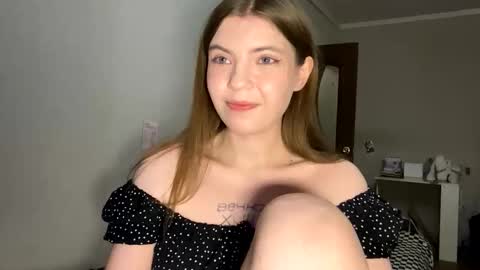 Snapshot of mirabunnys chatting on 11/10/25, 01:15 Mira online show from 11/10/25, 01:15