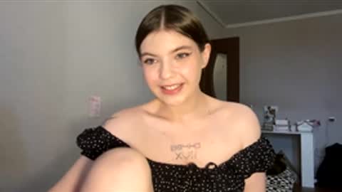 Snapshot of mirabunnys chatting on 11/24/25, 08:03 Mira online show from 11/24/25, 08:03