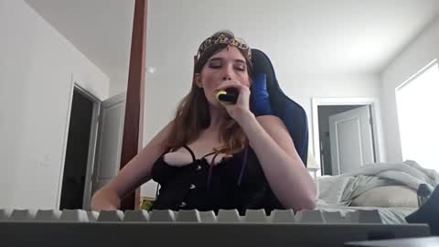 Snapshot of miracat4u chatting on 10/31/25, 05:03 miracat4u online show from 10/31/25, 05:03