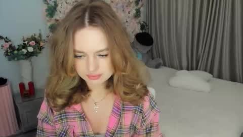 Emma online show from 09/15/25, 04:40