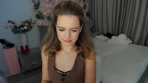 Emma online show from 09/21/25, 10:06