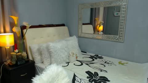 michelle online show from 01/04/25, 01:53