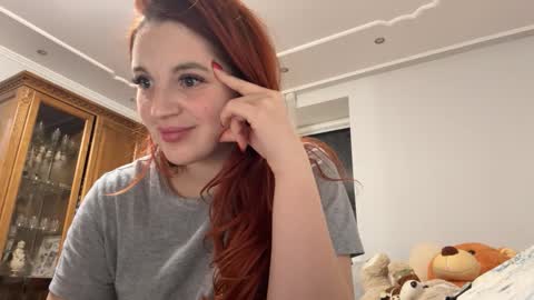 Snapshot of miraeve chatting on 11/26/25, 10:00 Eve online show from 11/26/25, 10:00