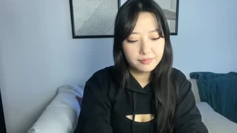 Snapshot of mirafloat chatting on 11/11/25, 09:42 mirafloat online show from 11/11/25, 09:42