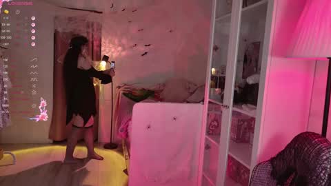 Mira online show from 10/28/25, 05:04