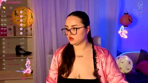 miraluccian online show from 10/19/25, 06:41